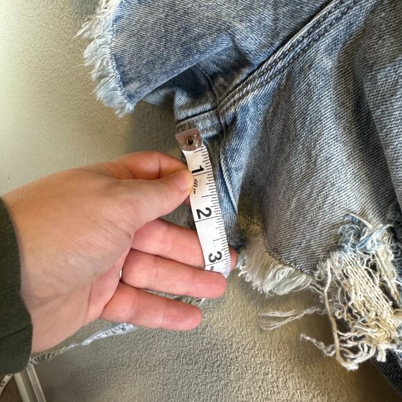 Good American Bombshell Short Size 6 Acid Wash 90s Button Fly Distressed Denim - Picture 3 of 5